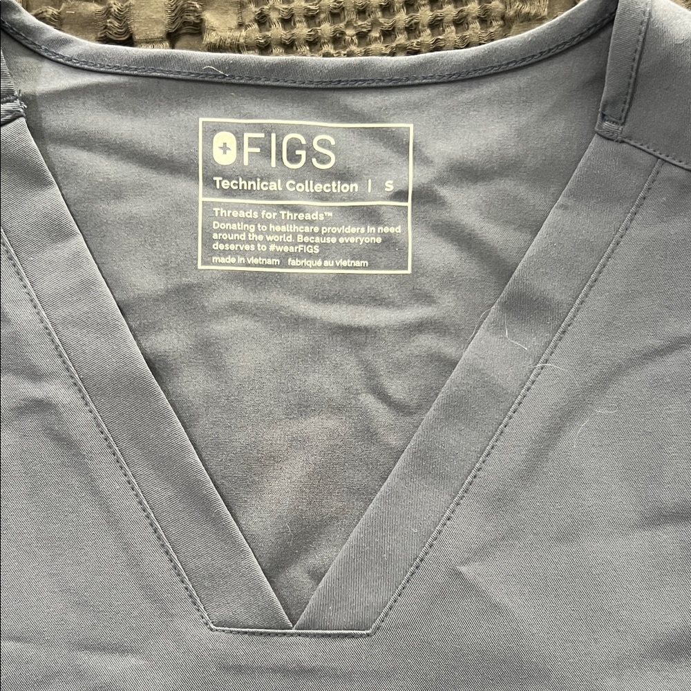 Figs Women's Scrub top in gray blue - Picture 6 of 7